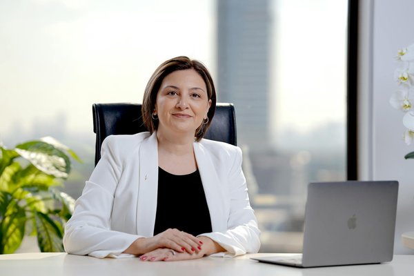 Stratégies Infaillibles pour Transformer Votre Carrière dans le Secteur de la Santé : Le Guide Complet de la Réinvention Professionnelle